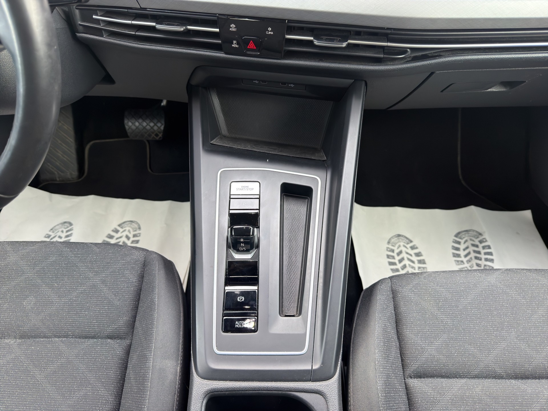 VW Golf Variant 2.0 TDI Life DSG-image-12