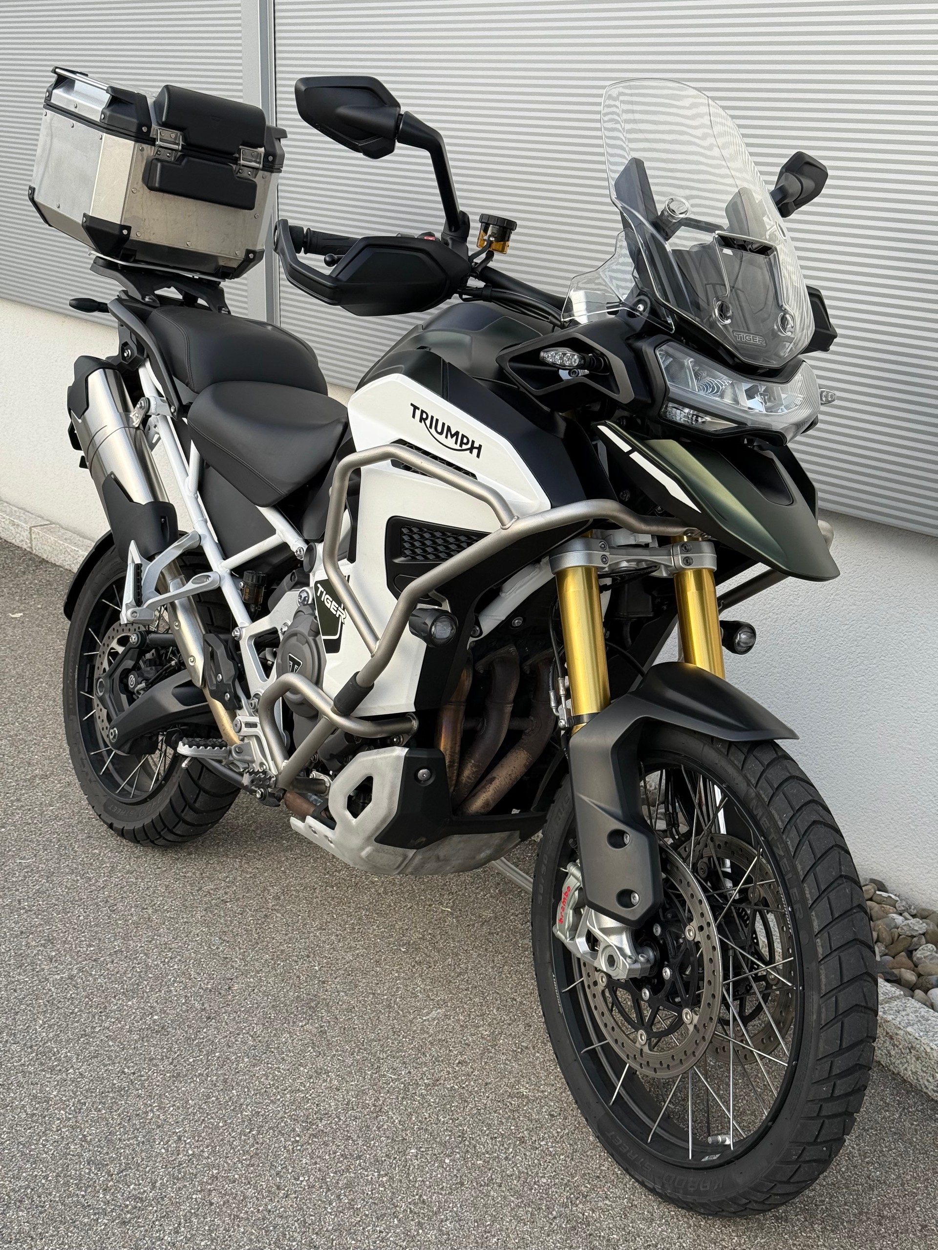 TRIUMPH Tiger 1200 Rally Explorer-showroom-element-1