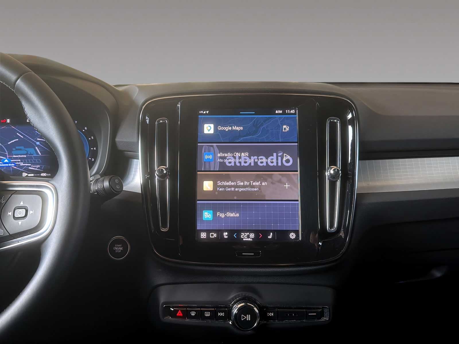 VOLVO XC40 2.0 B3 MH Plus Dark-image-11