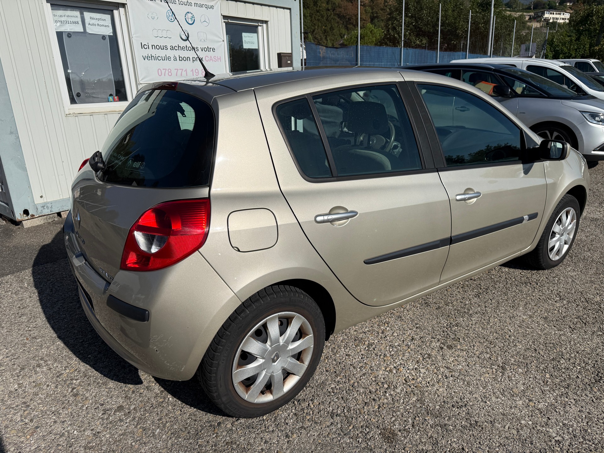 RENAULT Clio 1.6 16V Privilège-image-2