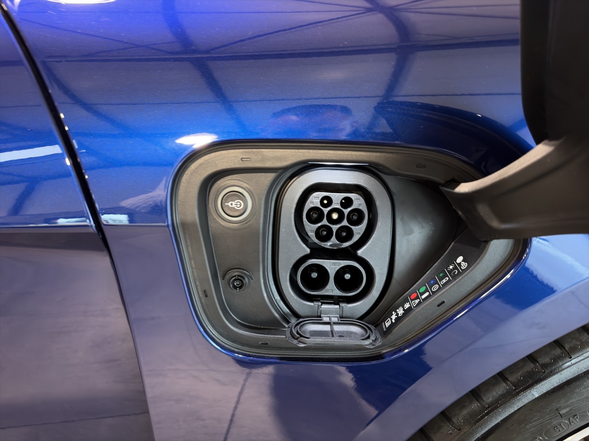 PORSCHE Taycan 4S Batterie performance 470kms autonomie-image-23