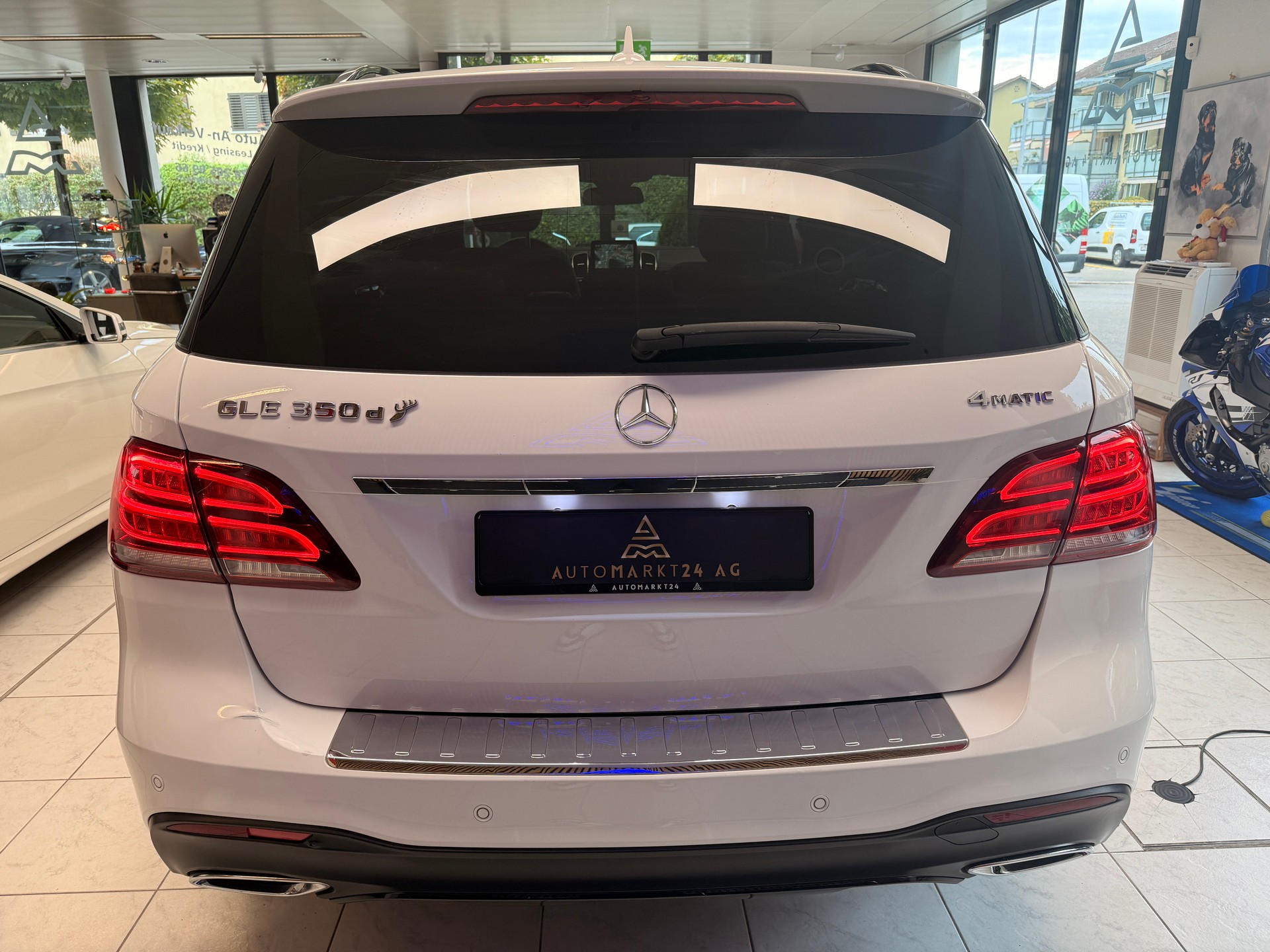 MERCEDES-BENZ GLE 350 d AMG-Line-image-14