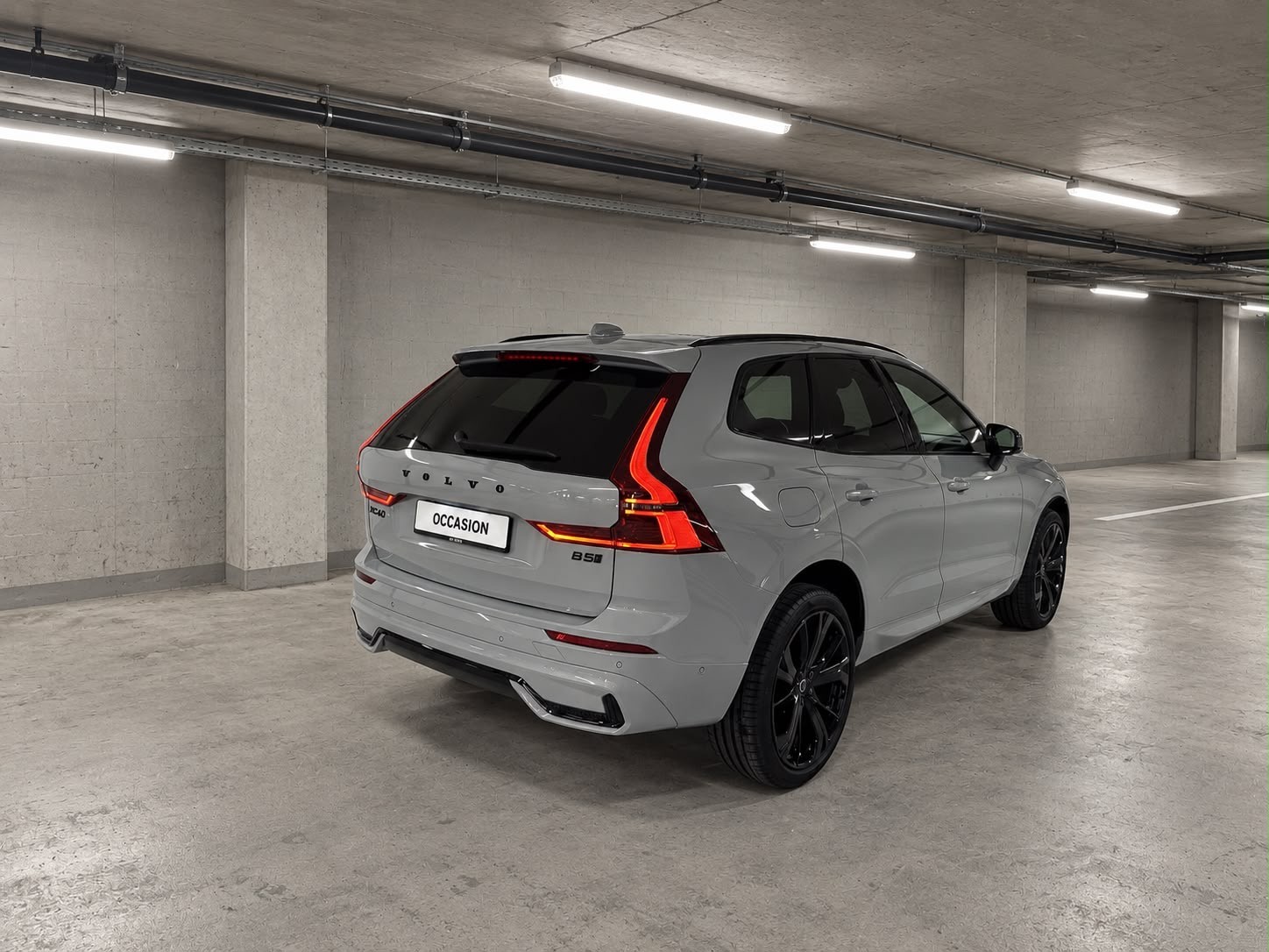 VOLVO XC60 B5 Benzin Mild Hybrid AWD Black Edition PLUS Geartronic-image-2