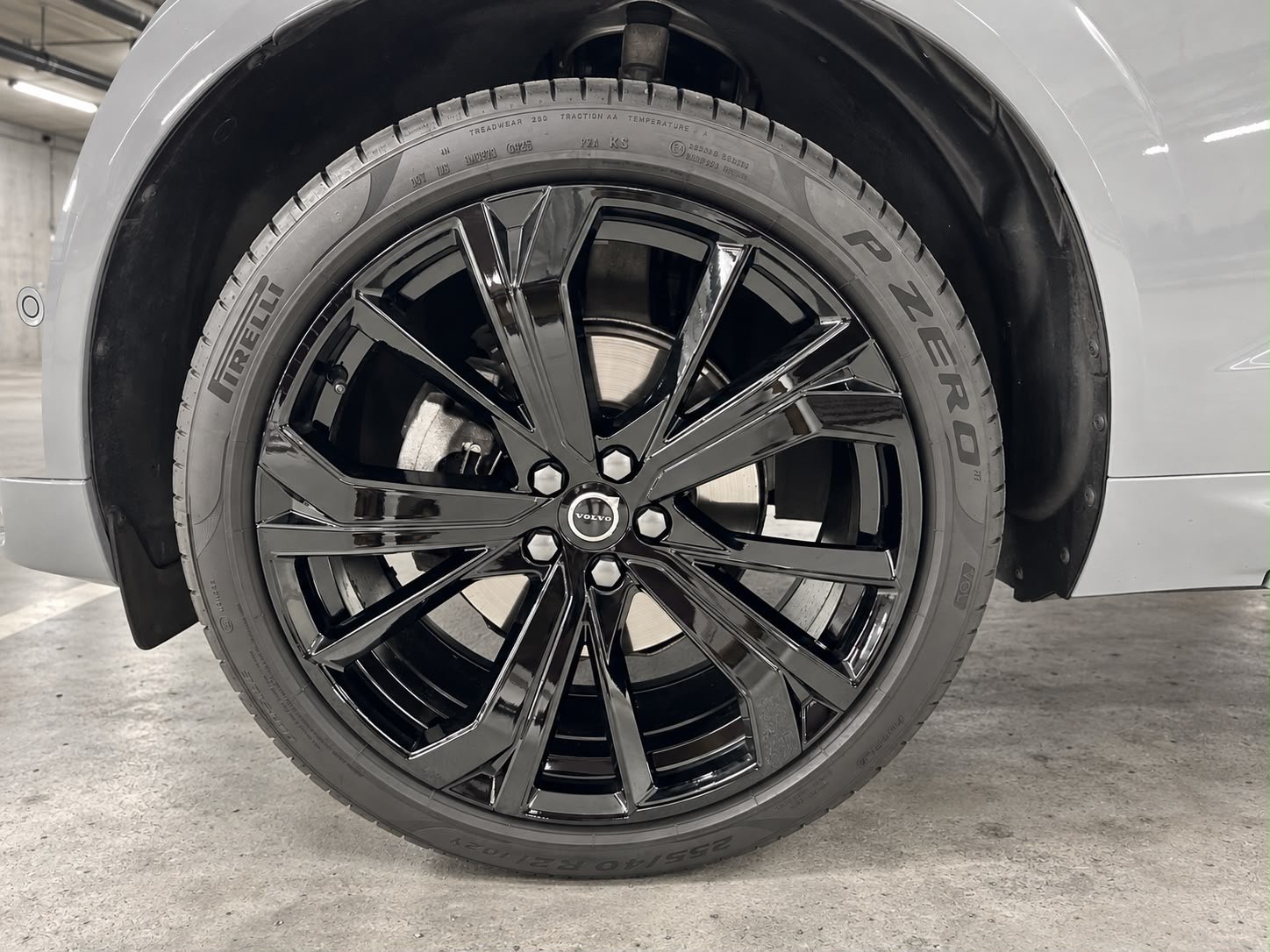 VOLVO XC60 B5 Benzin Mild Hybrid AWD Black Edition PLUS Geartronic-image-5