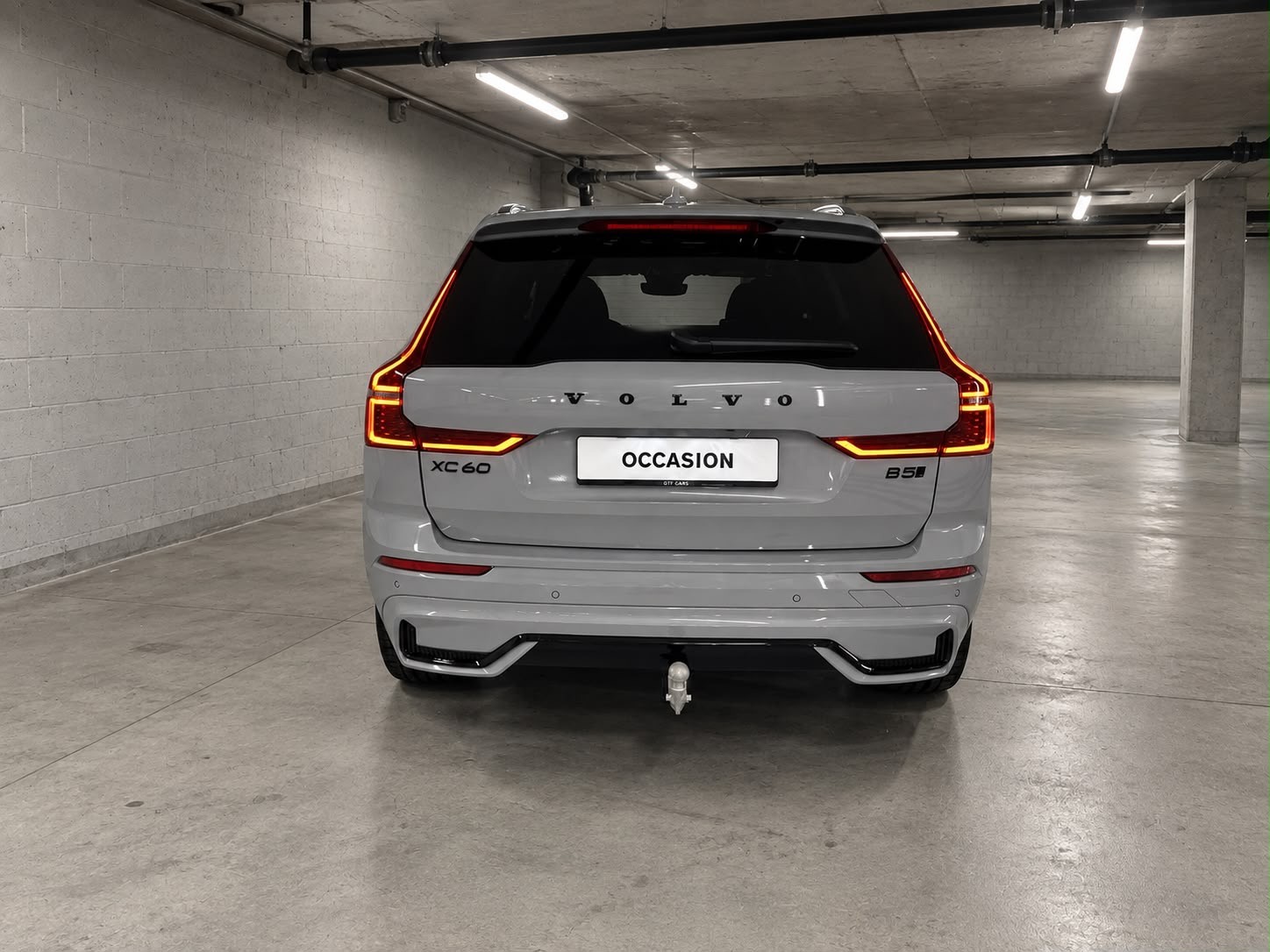 VOLVO XC60 B5 Benzin Mild Hybrid AWD Black Edition PLUS Geartronic-image-3