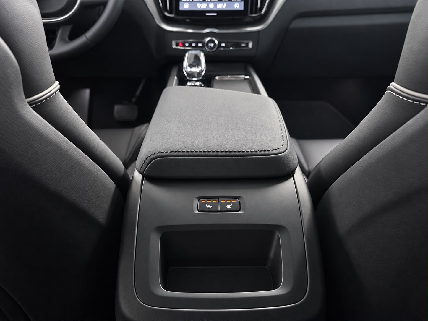 VOLVO XC60 B5 Benzin Mild Hybrid AWD Black Edition PLUS Geartronic-image-10