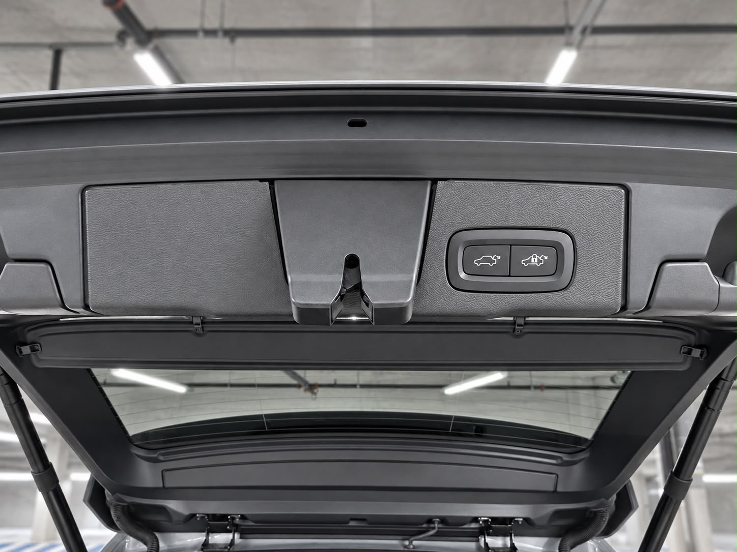 VOLVO XC60 B5 Benzin Mild Hybrid AWD Black Edition PLUS Geartronic-image-9