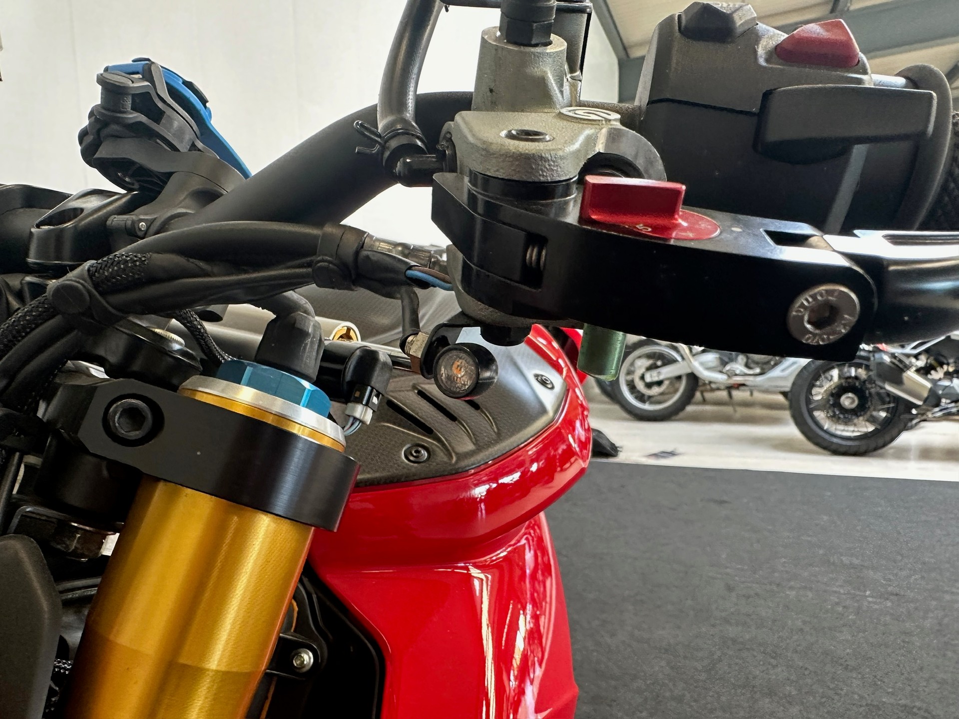 DUCATI Streetfighter V4 S-image-7