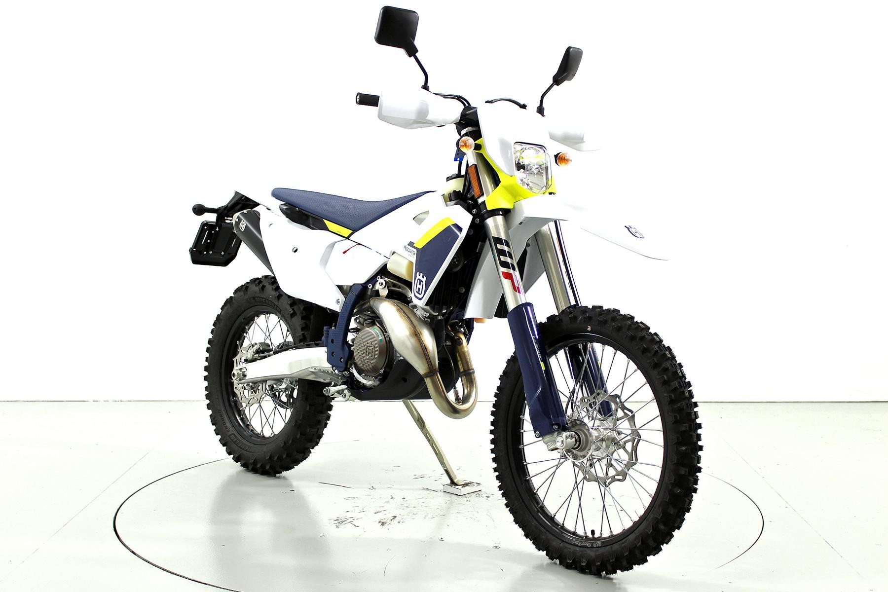 HUSQVARNA TE 300i 2t-image-1
