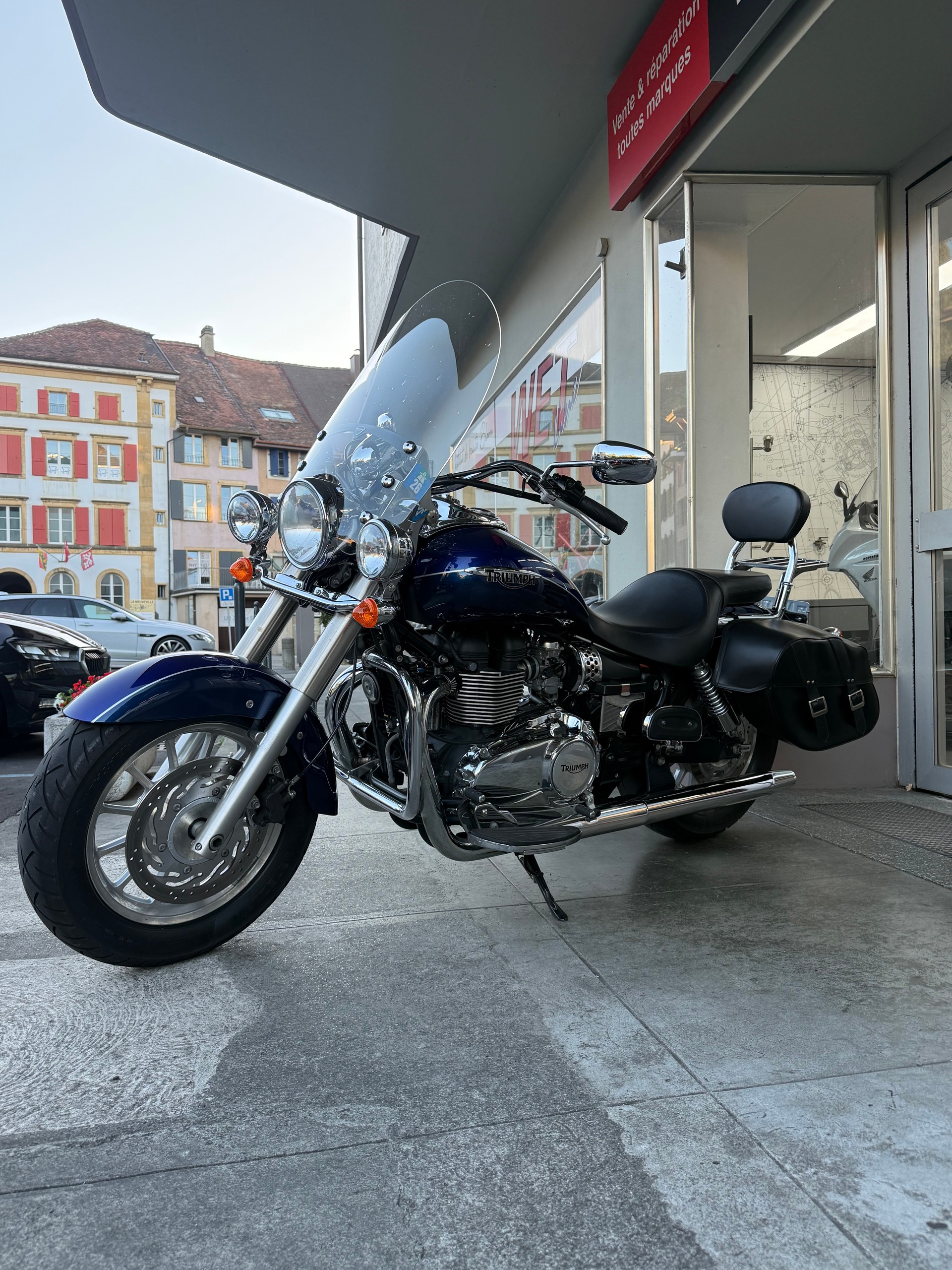 TRIUMPH America 900 i LT-image-3