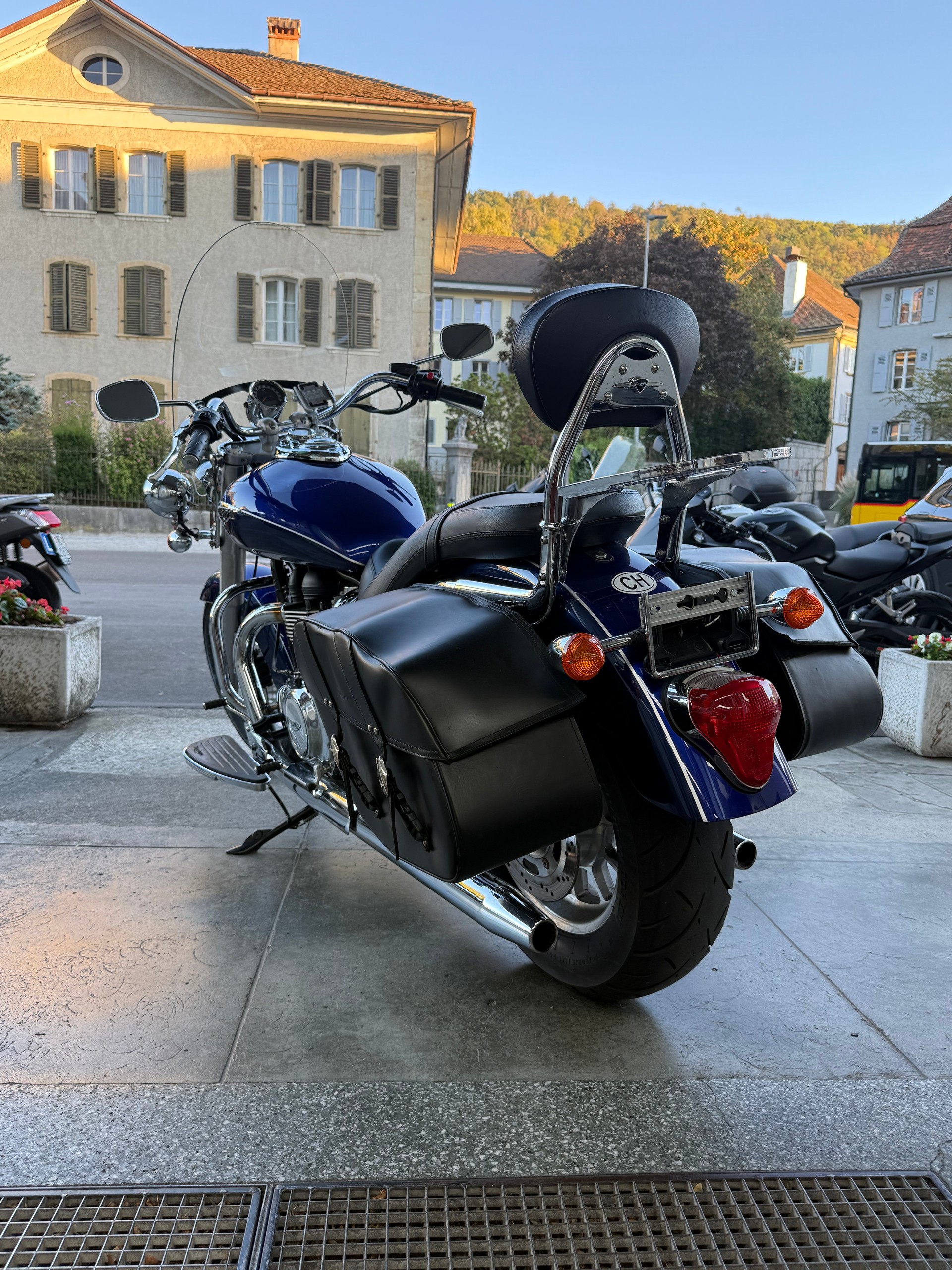TRIUMPH America 900 i LT-image-4