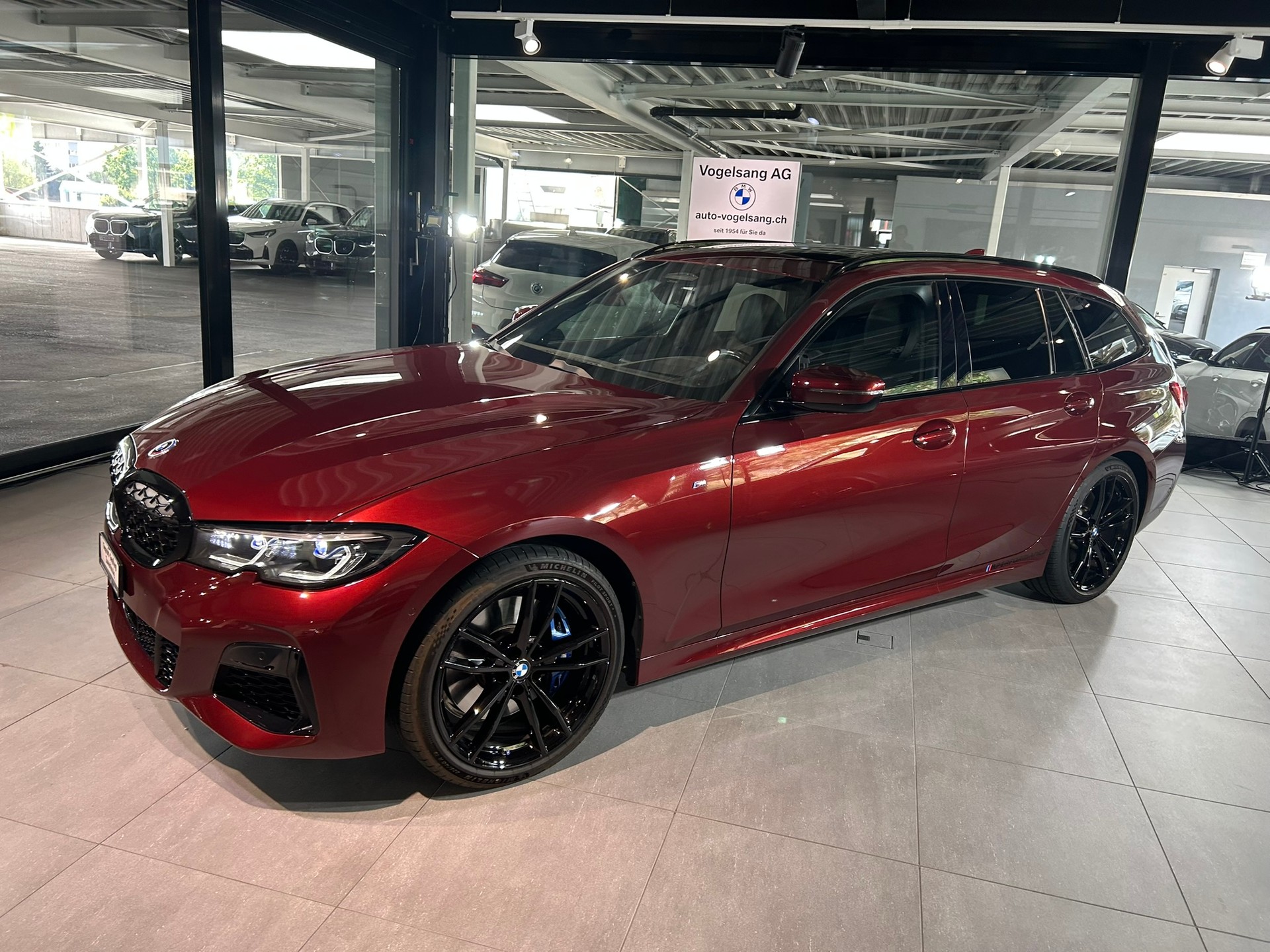 BMW M340i xDrive 48V Touring Steptronic-showroom-element-1