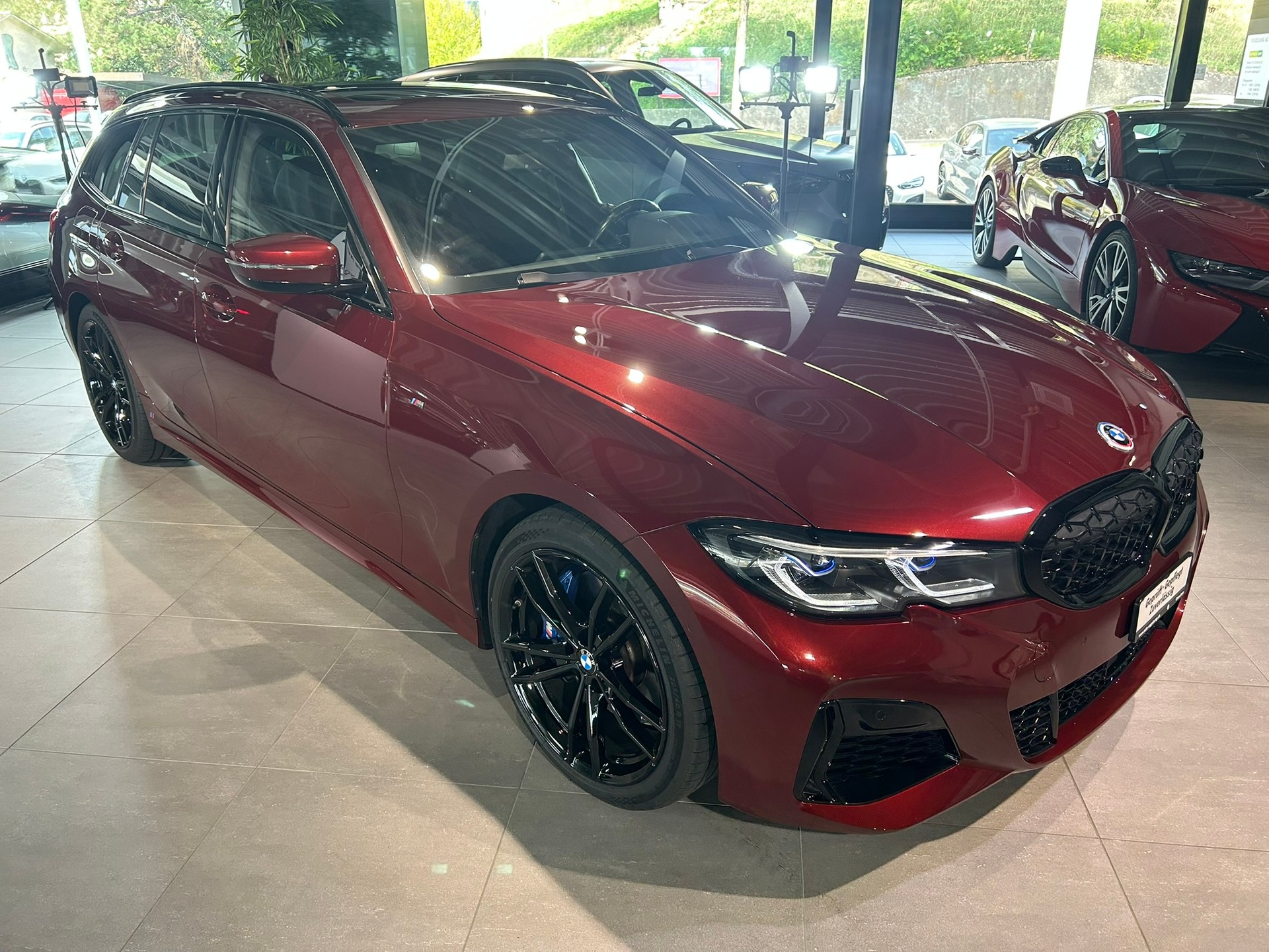 BMW M340i xDrive 48V Touring Steptronic-showroom-element-3