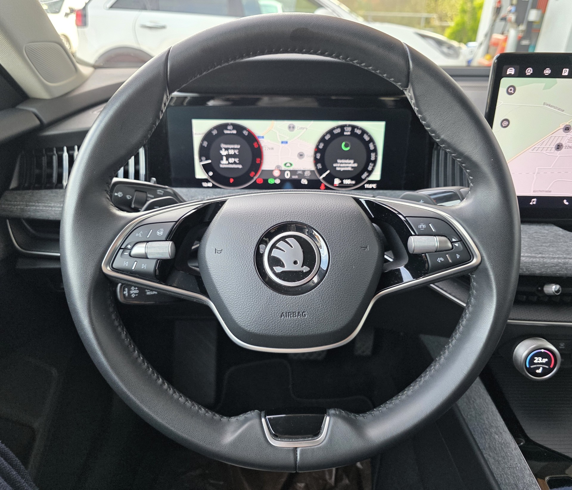 SKODA Superb Combi 2.0 TDi Selection 4x4 DSG-image-13