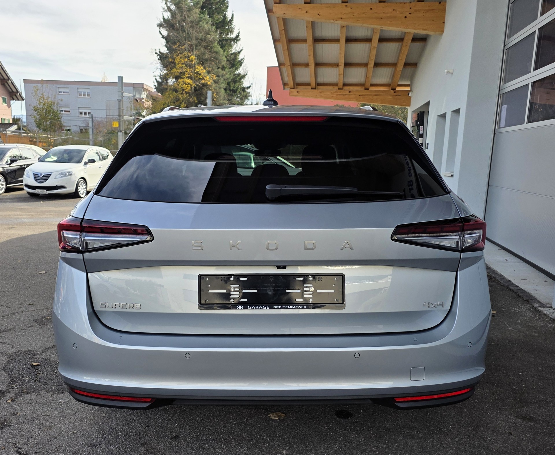SKODA Superb Combi 2.0 TDi Selection 4x4 DSG-showroom-element-3