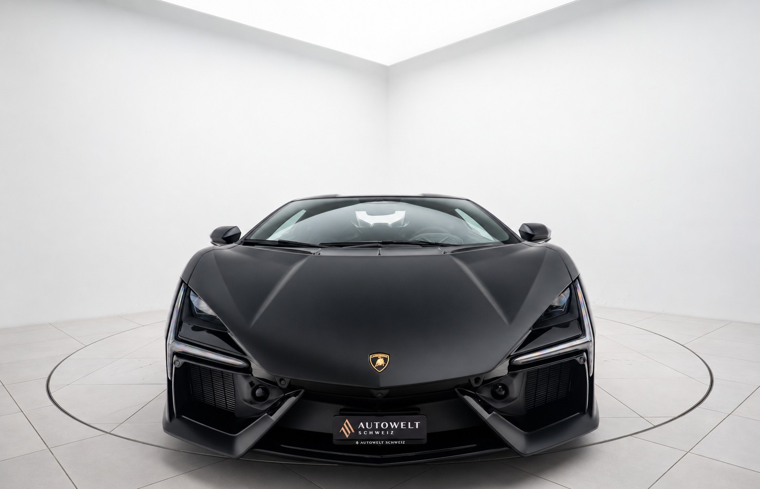 LAMBORGHINI Revuelto HPEV-showroom-element-1