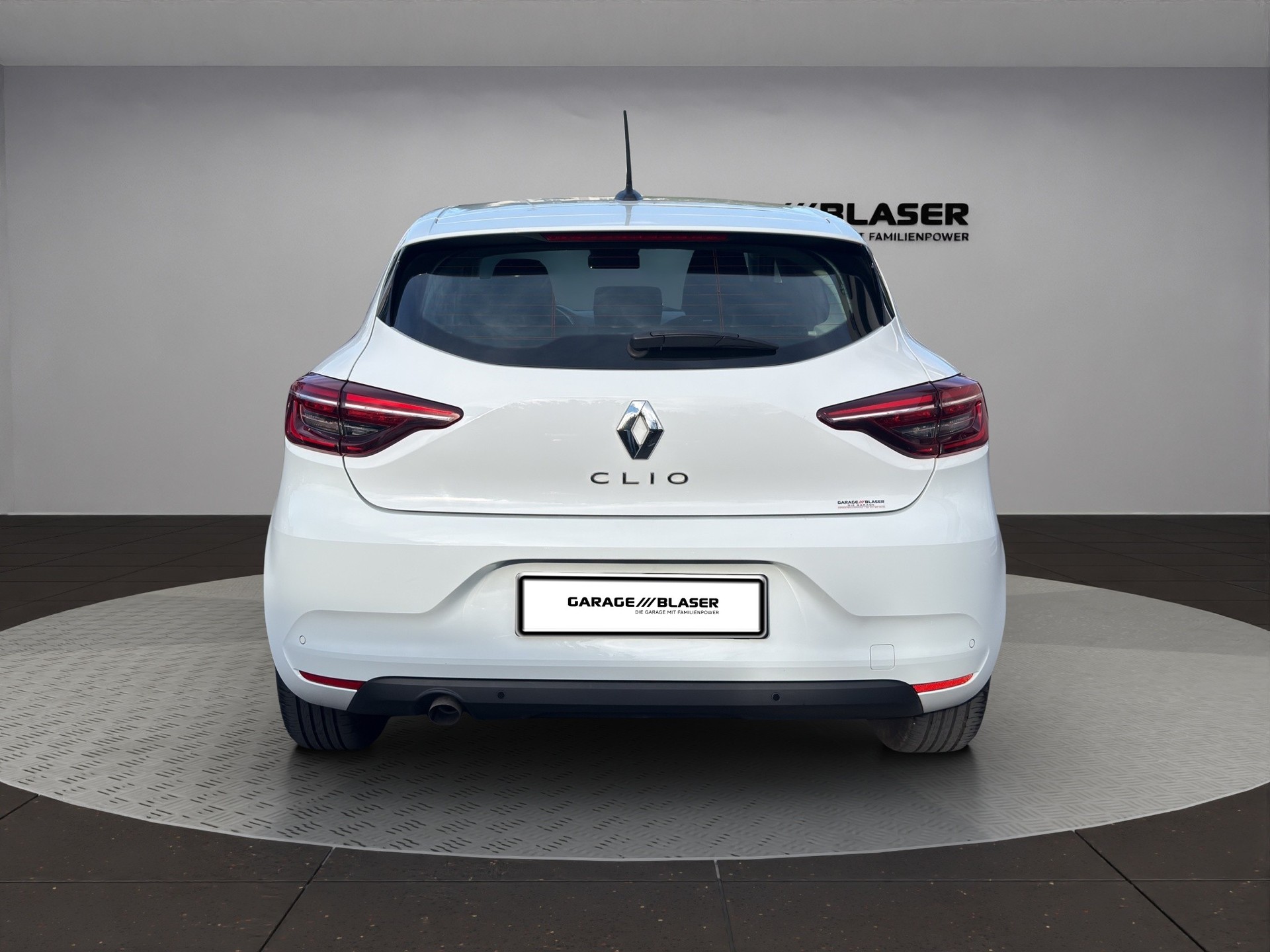 RENAULT Clio 1.0 Zen-showroom-element-3