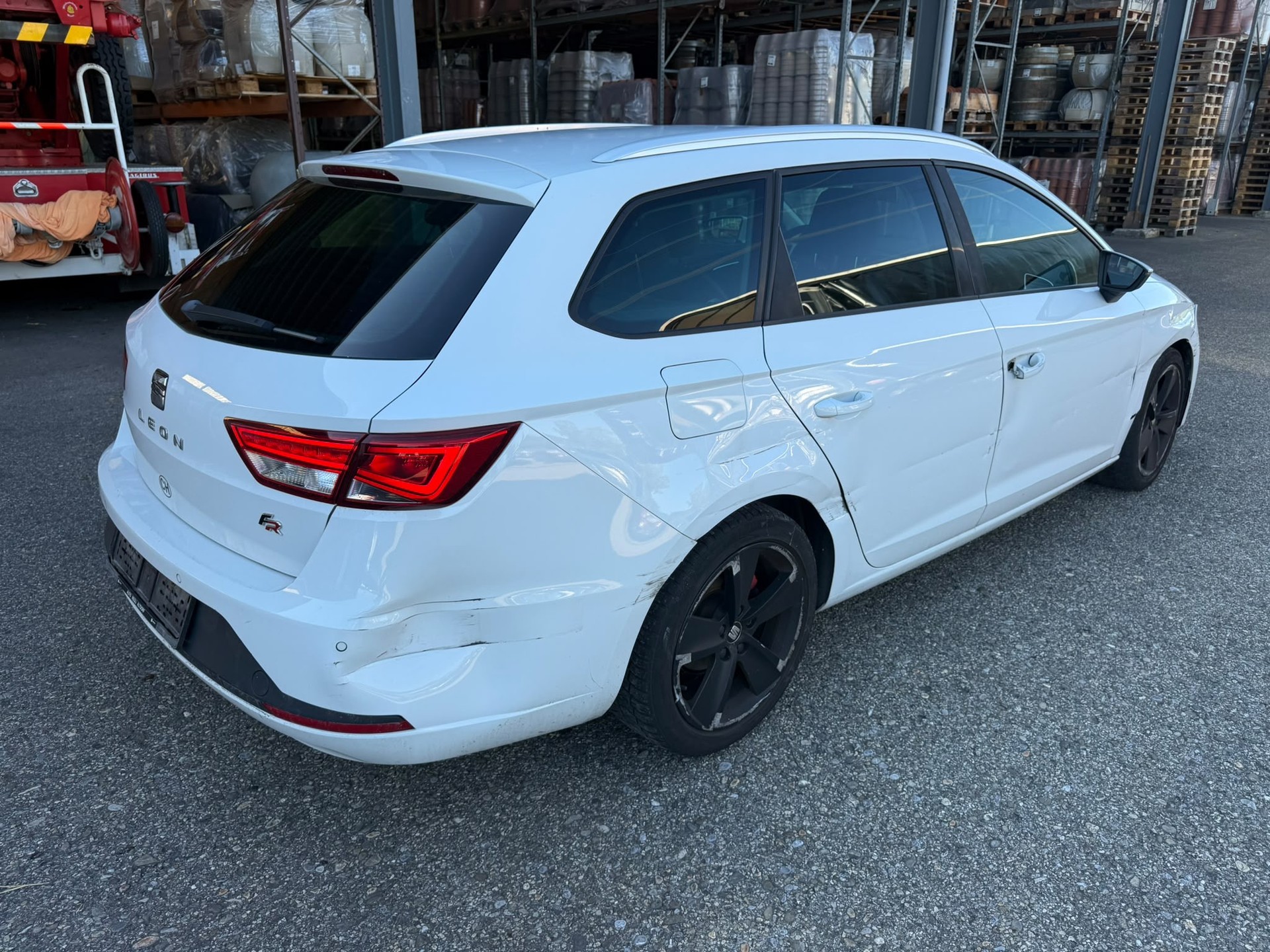 SEAT Leon ST 1.4 TSI FR-image-4