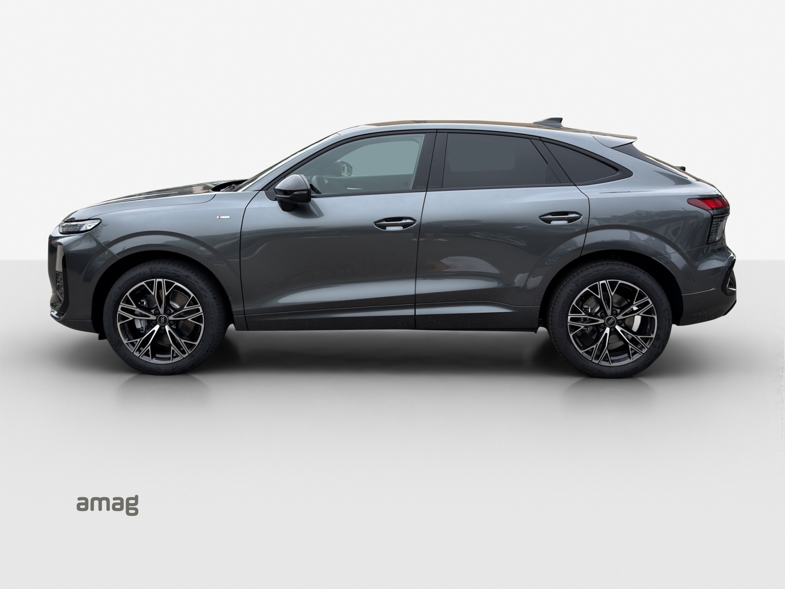 AUDI Q3 Sportback TFSI quattro 195 kW S tronic-showroom-element-1