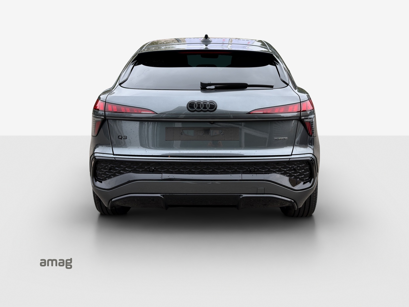 AUDI Q3 Sportback TFSI quattro 195 kW S tronic-showroom-element-3