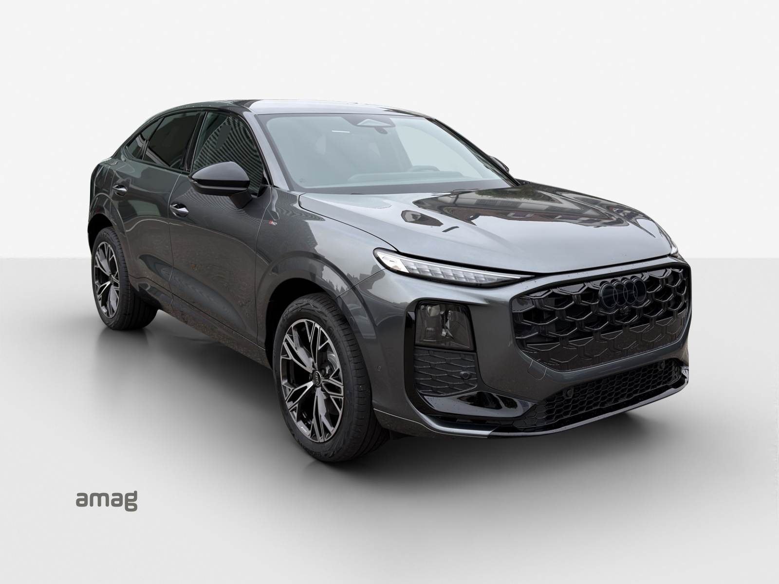 AUDI Q3 Sportback TFSI quattro 195 kW S tronic-image-5