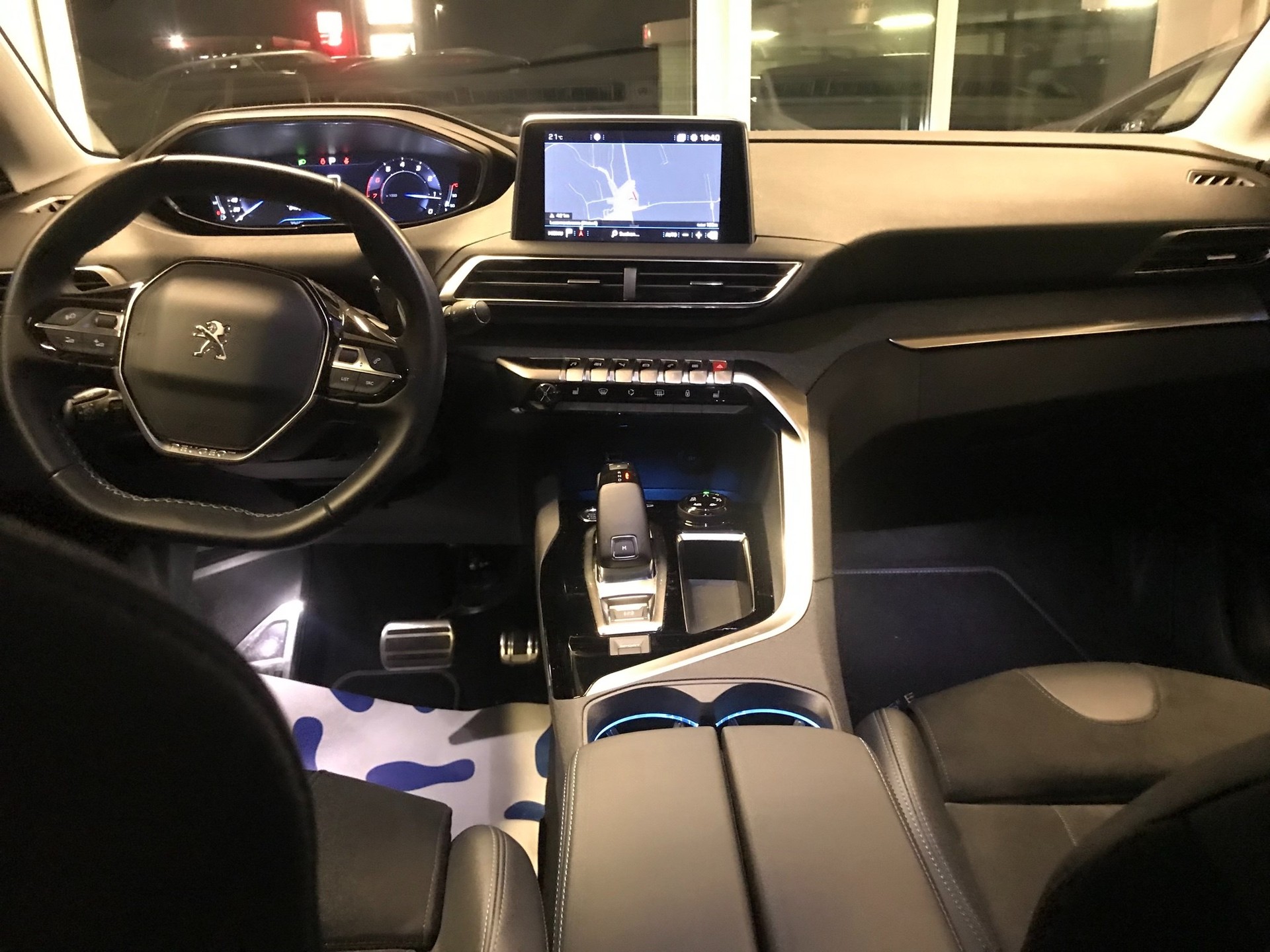 PEUGEOT 3008 1.6 THP Crossway EAT-image-14