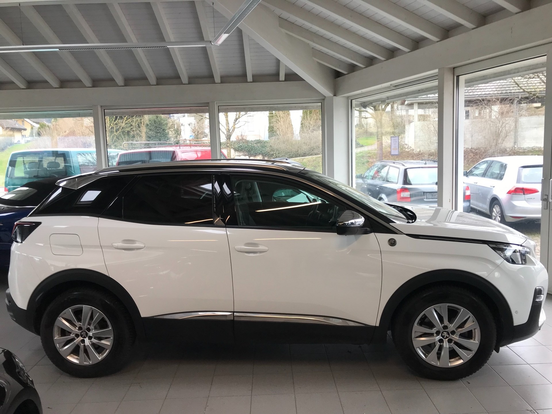 PEUGEOT 3008 1.6 THP Crossway EAT-image-1