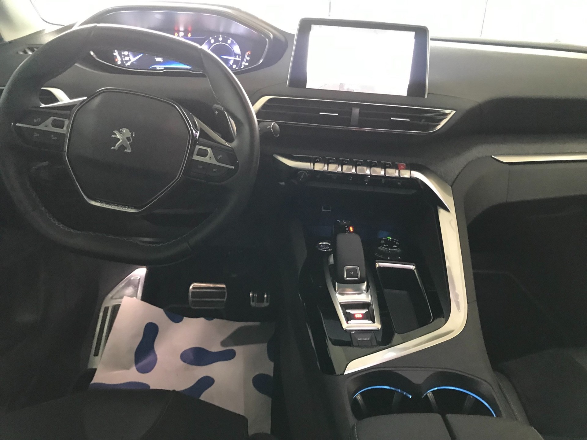 PEUGEOT 3008 1.6 THP Crossway EAT-image-13