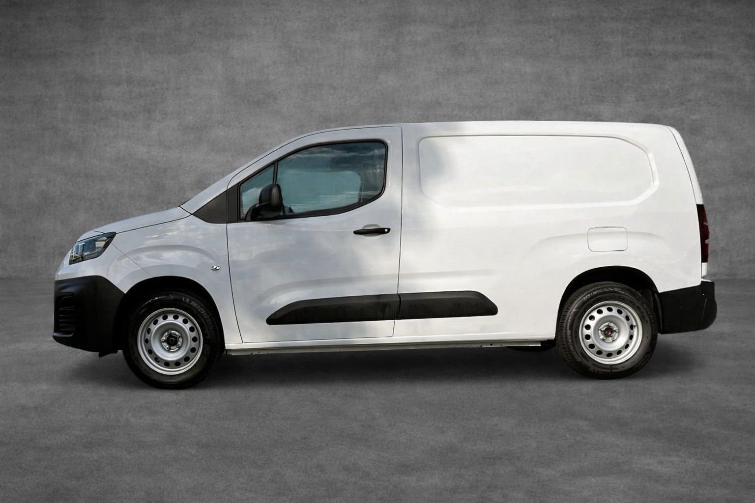 FIAT E-Doblo L2 50kWh 753kg Swiss-image-4
