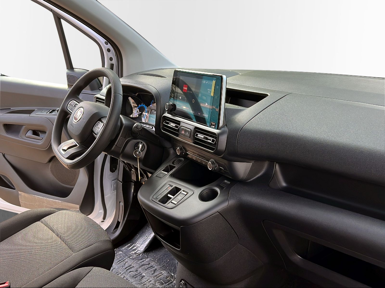 FIAT E-Doblo L2 50kWh 753kg Swiss-image-11
