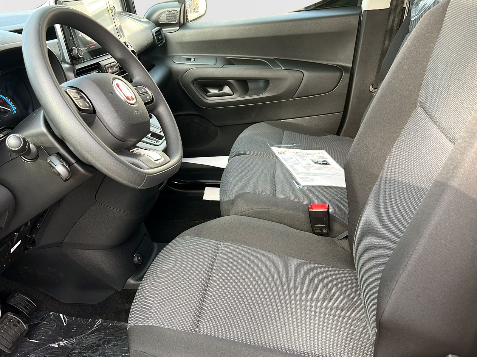 FIAT E-Doblo L2 50kWh 753kg Swiss-image-8