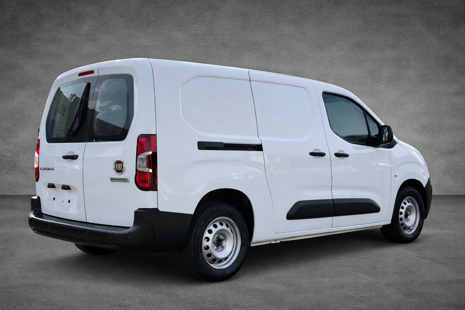 FIAT E-Doblo L2 50kWh 753kg Swiss-showroom-element-2