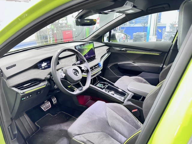 SKODA Enyaq Coupé RS iV 80 4x4-image-4