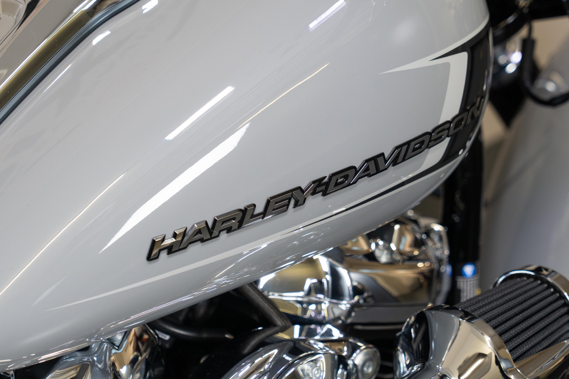 HARLEY-DAVIDSON FXBR Breakout 117-image-9