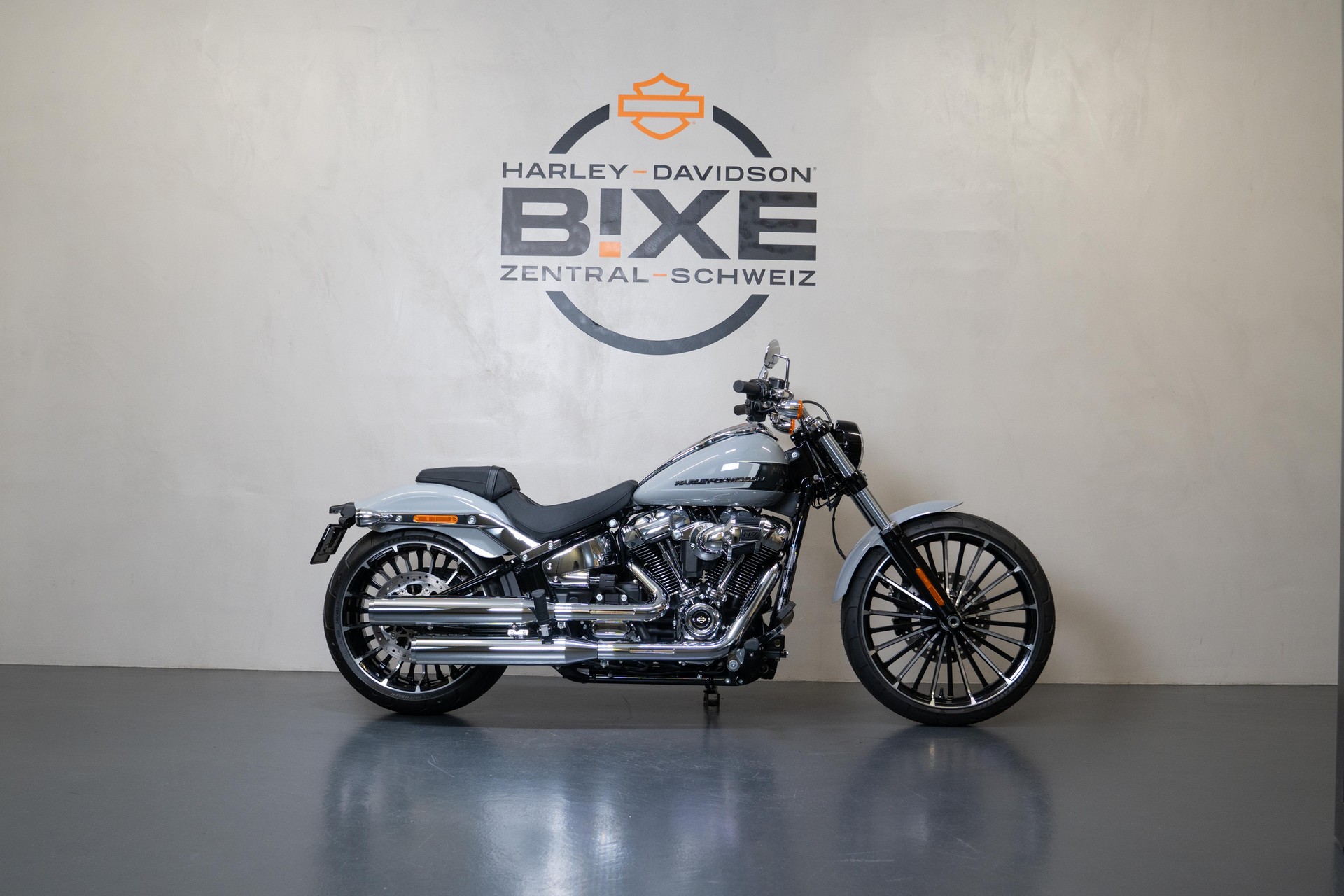 HARLEY-DAVIDSON FXBR Breakout 117-image-0