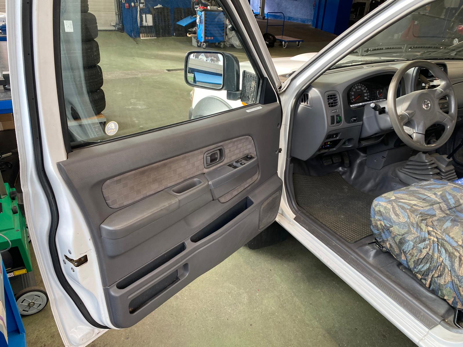 NISSAN Single Cab 4WD-image-3