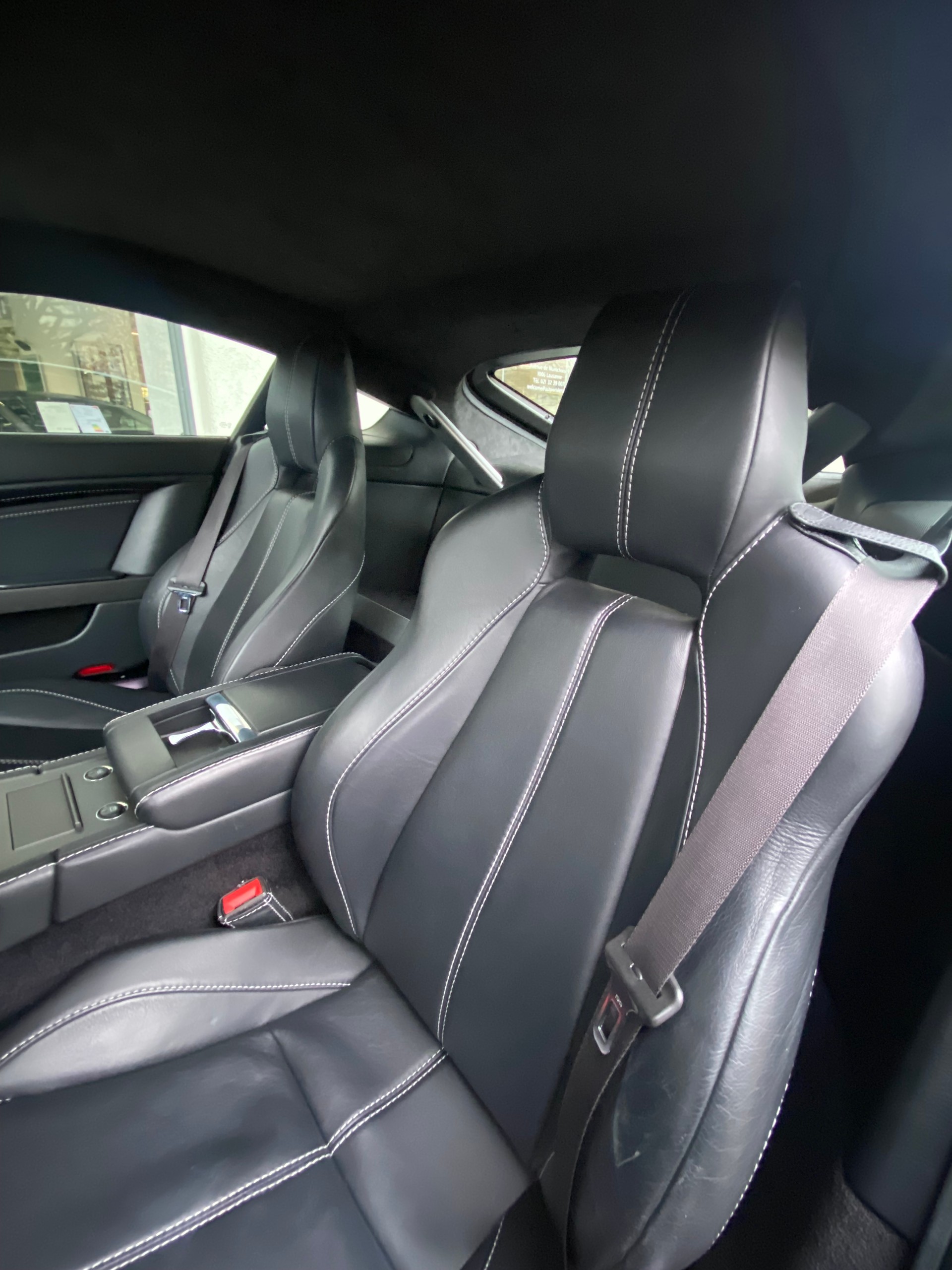 ASTON MARTIN V8 Vantage 4.3 Sportshift-image-7