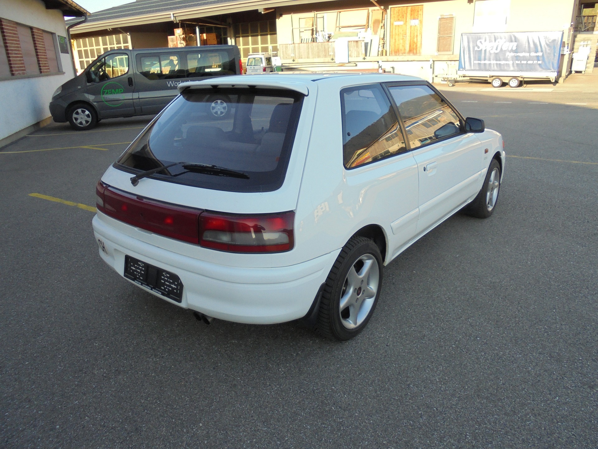 MAZDA 323 1.8i 16V GTX Turbo4WD-image-4