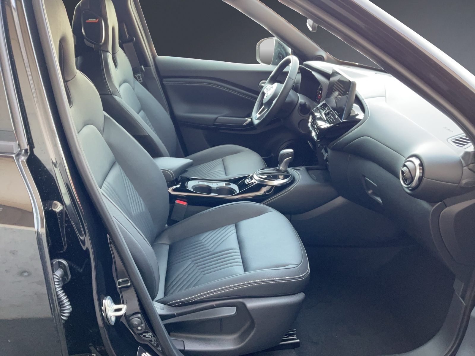 NISSAN Juke 1.6 FHEV Tekna-image-8