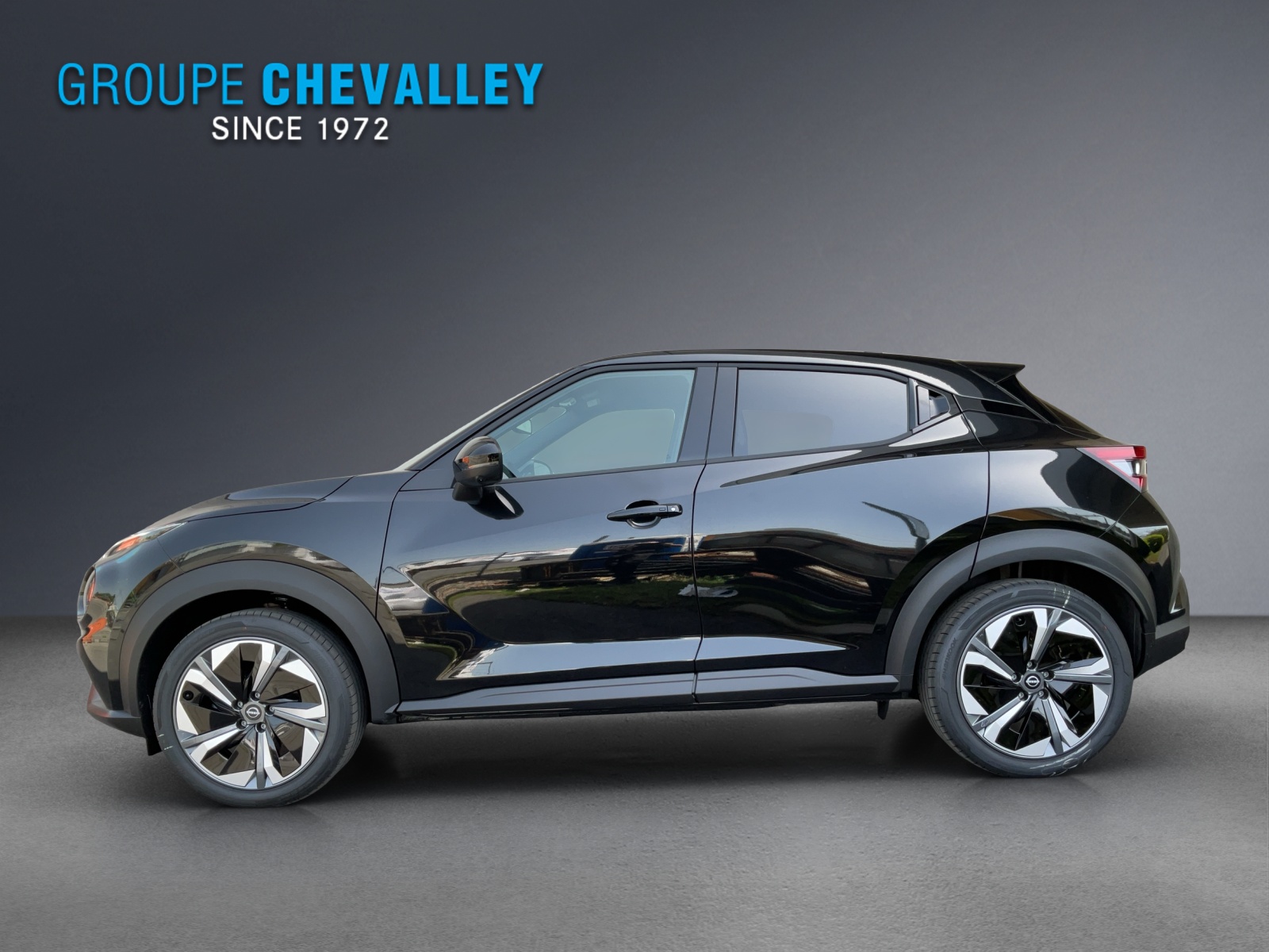 NISSAN Juke 1.6 FHEV Tekna-showroom-element-2