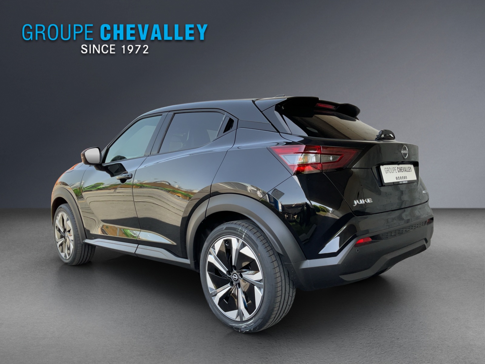 NISSAN Juke 1.6 FHEV Tekna-showroom-element-3