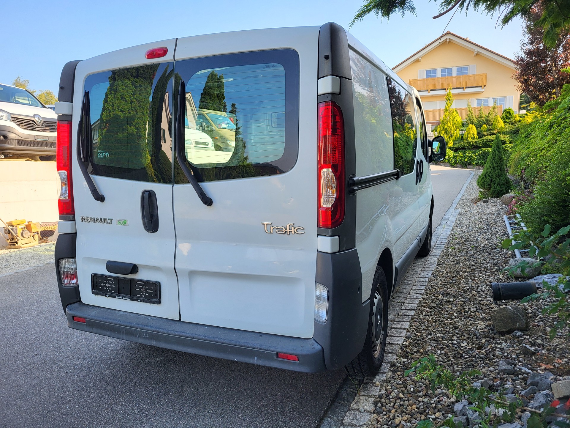 RENAULT Trafic 2.0 dCi 90 2.7t L1H1-image-1