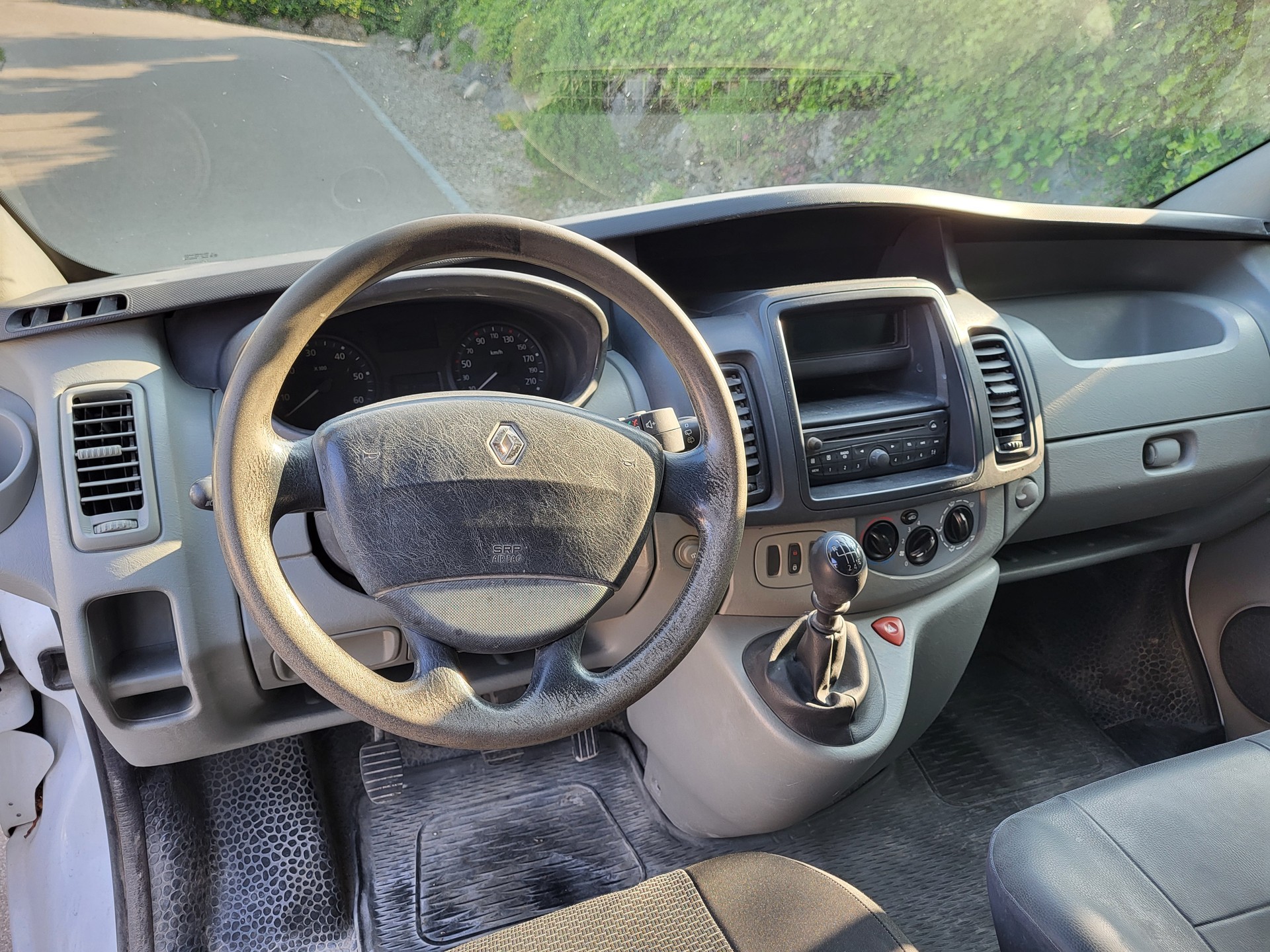 RENAULT Trafic 2.0 dCi 90 2.7t L1H1-image-3