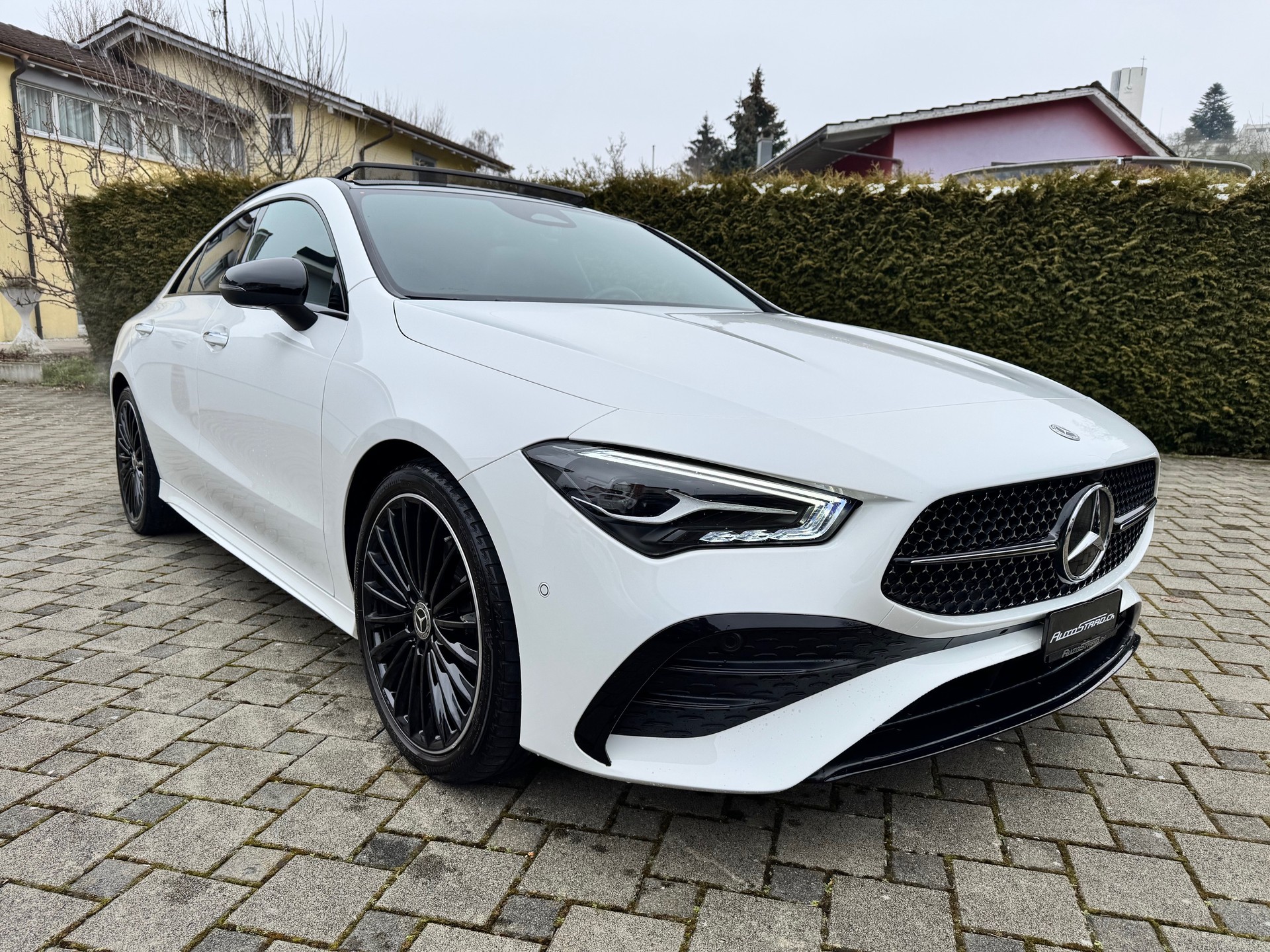 MERCEDES-BENZ CLA 220 d AMG Line 8G-DCT-showroom-element-2