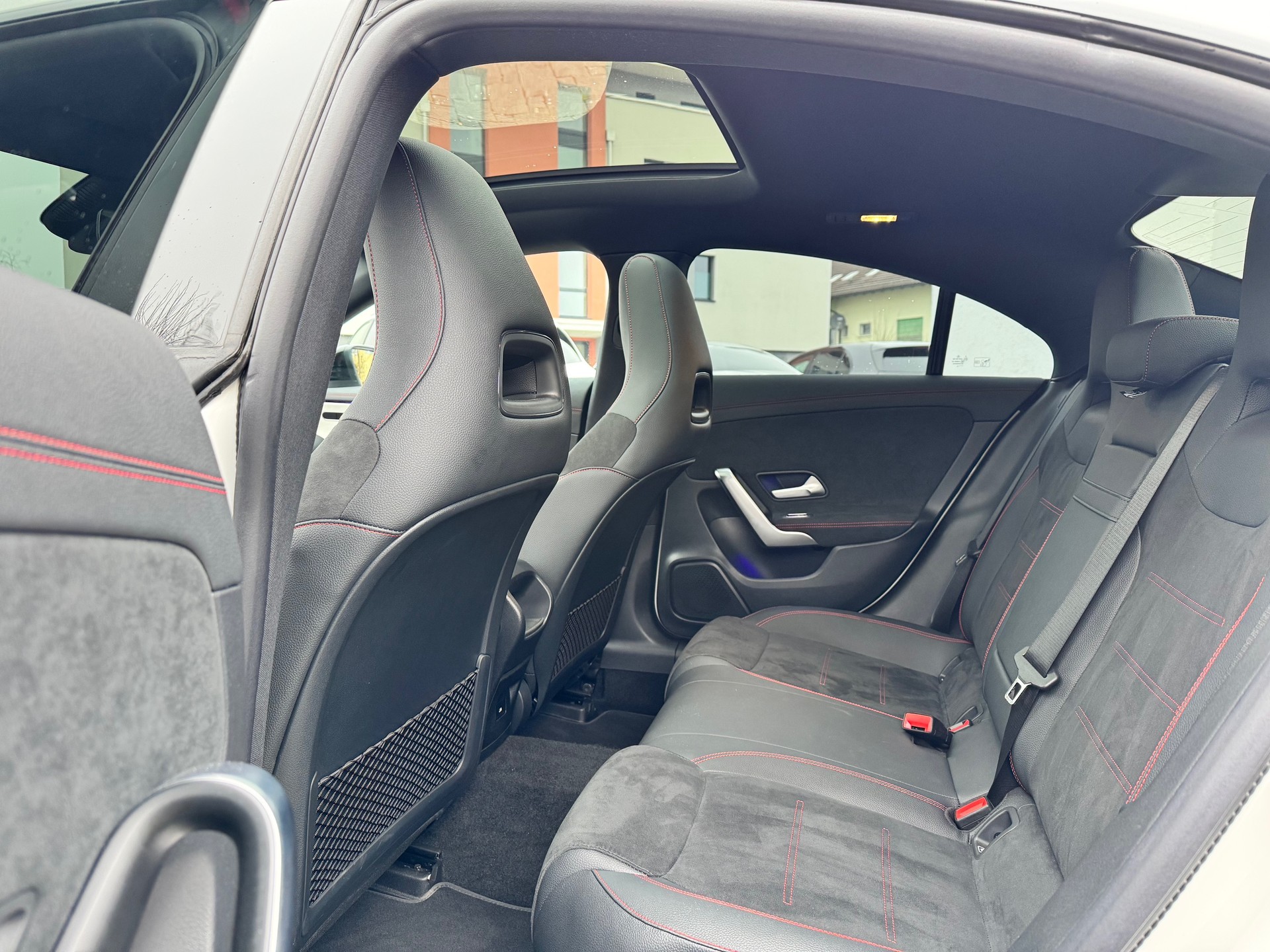 MERCEDES-BENZ CLA 220 d AMG Line 8G-DCT-image-15
