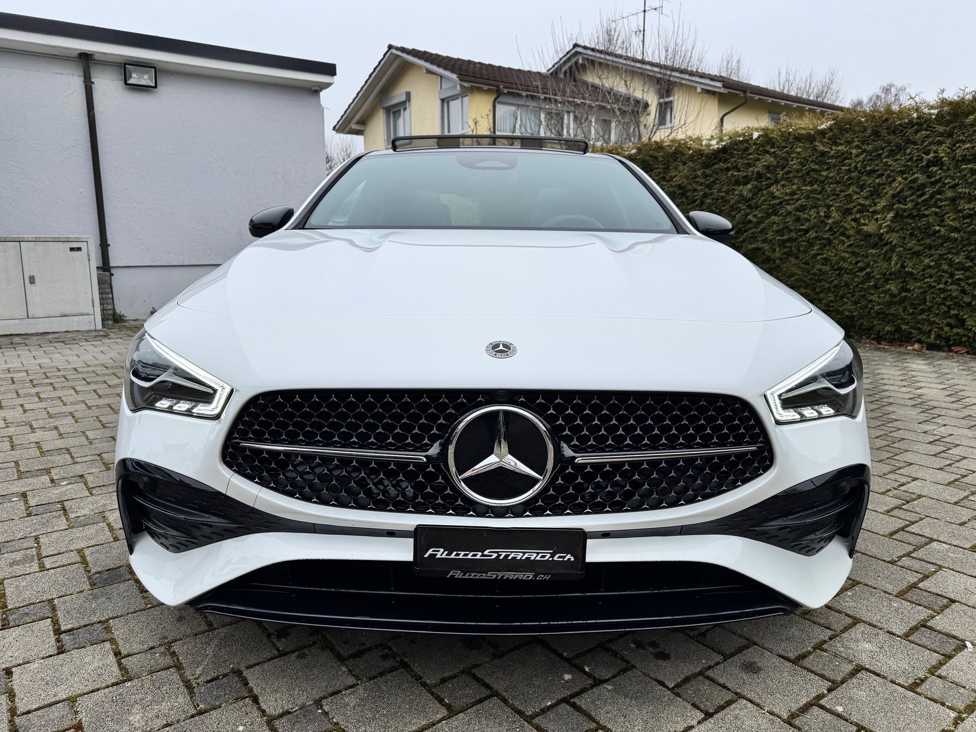 MERCEDES-BENZ CLA 220 d AMG Line 8G-DCT-showroom-element-1