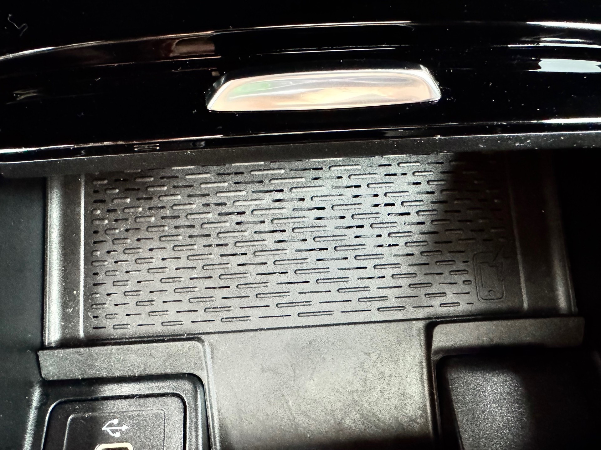 MERCEDES-BENZ CLA 220 d AMG Line 8G-DCT-image-14