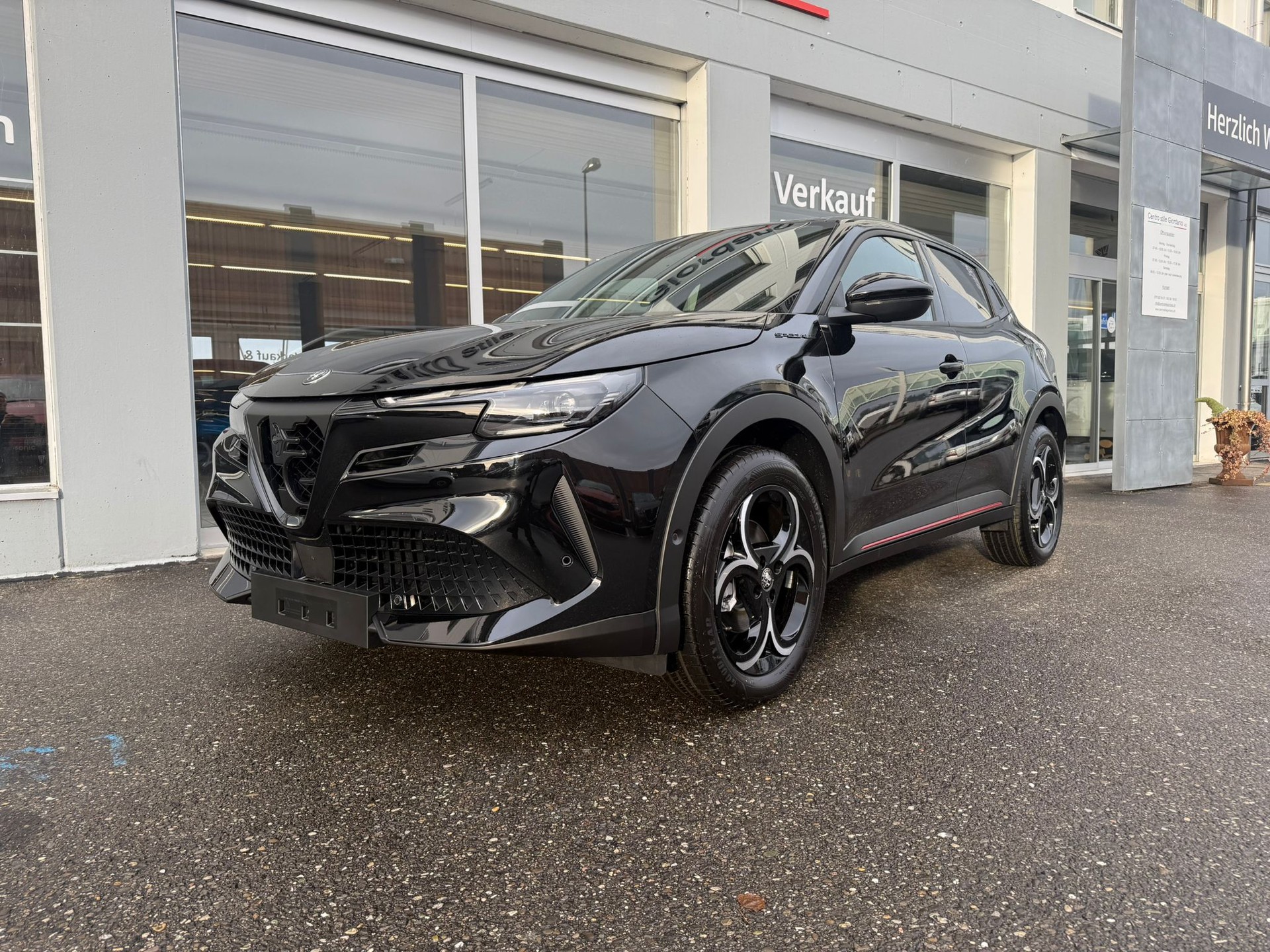 ALFA ROMEO Junior 1.2 Hybrid Speciale Pack Sport&Pack Tech-showroom-element-3