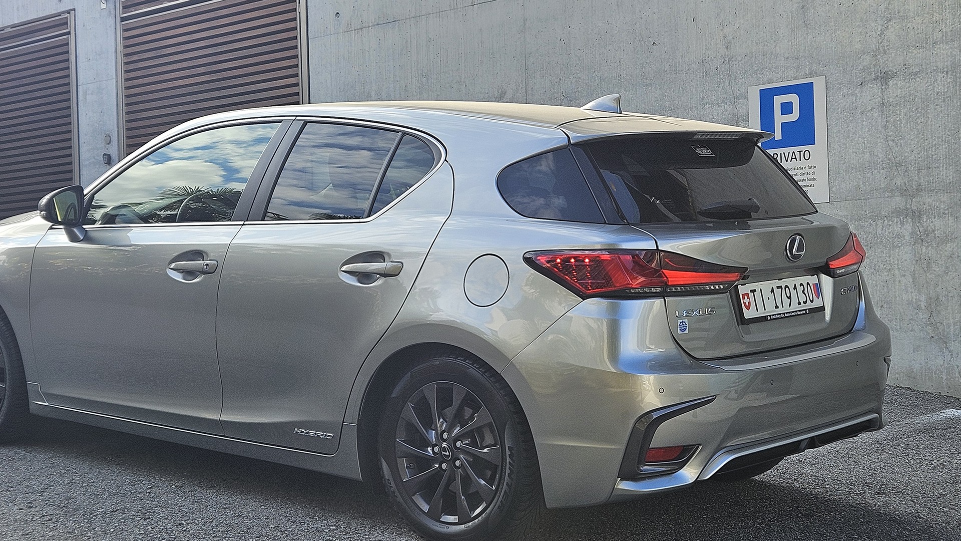 LEXUS CT 200h 1.8 excellence CVT-image-2
