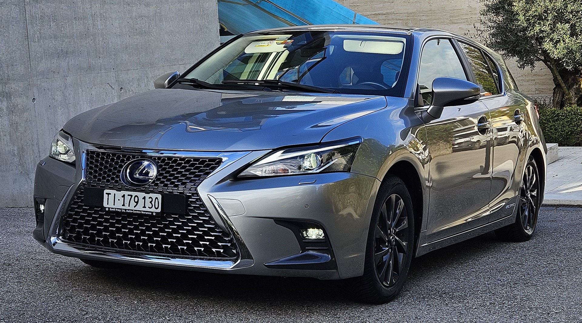LEXUS CT 200h 1.8 excellence CVT-image-1